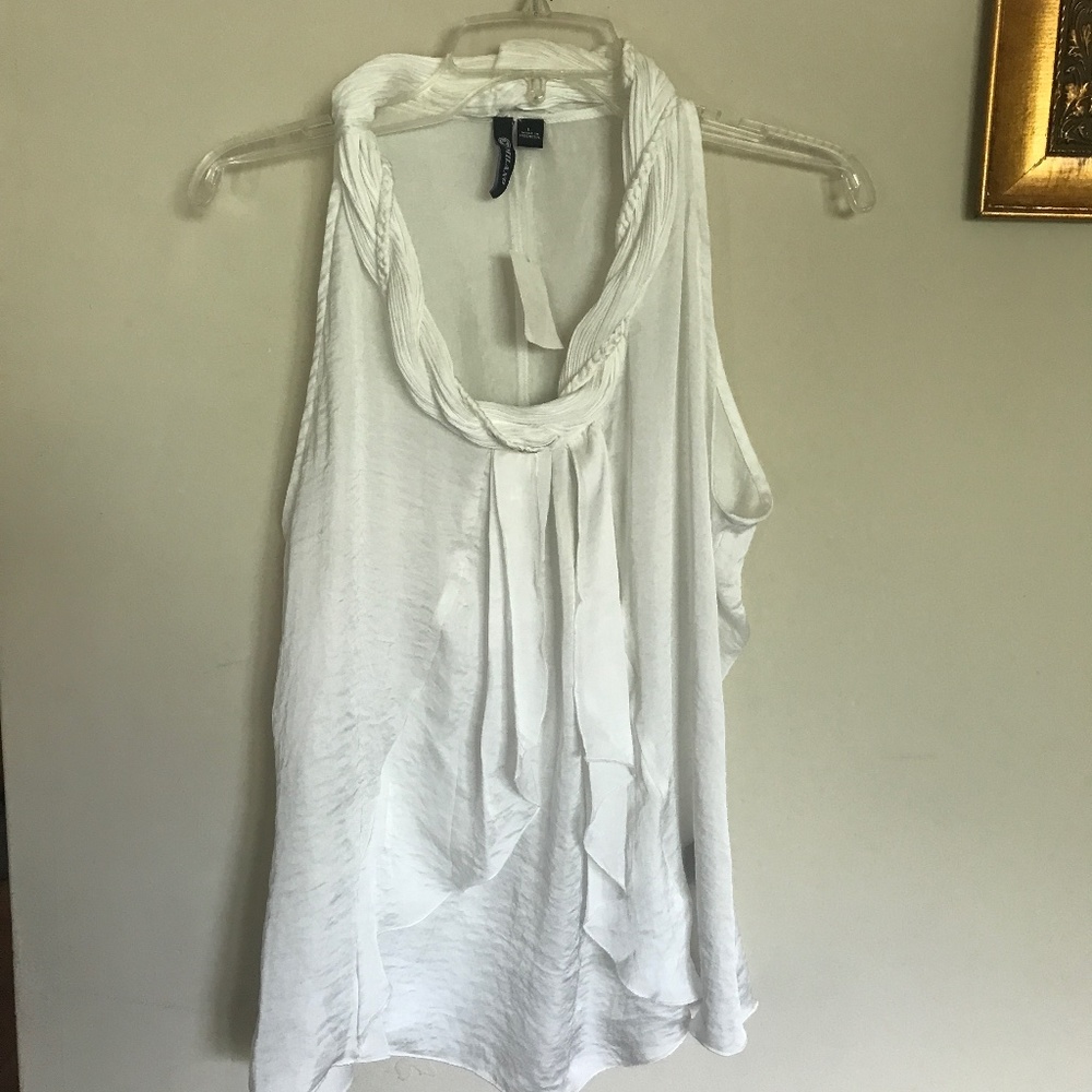 NEW NWOT Sleeveless Blouse. White. Large.